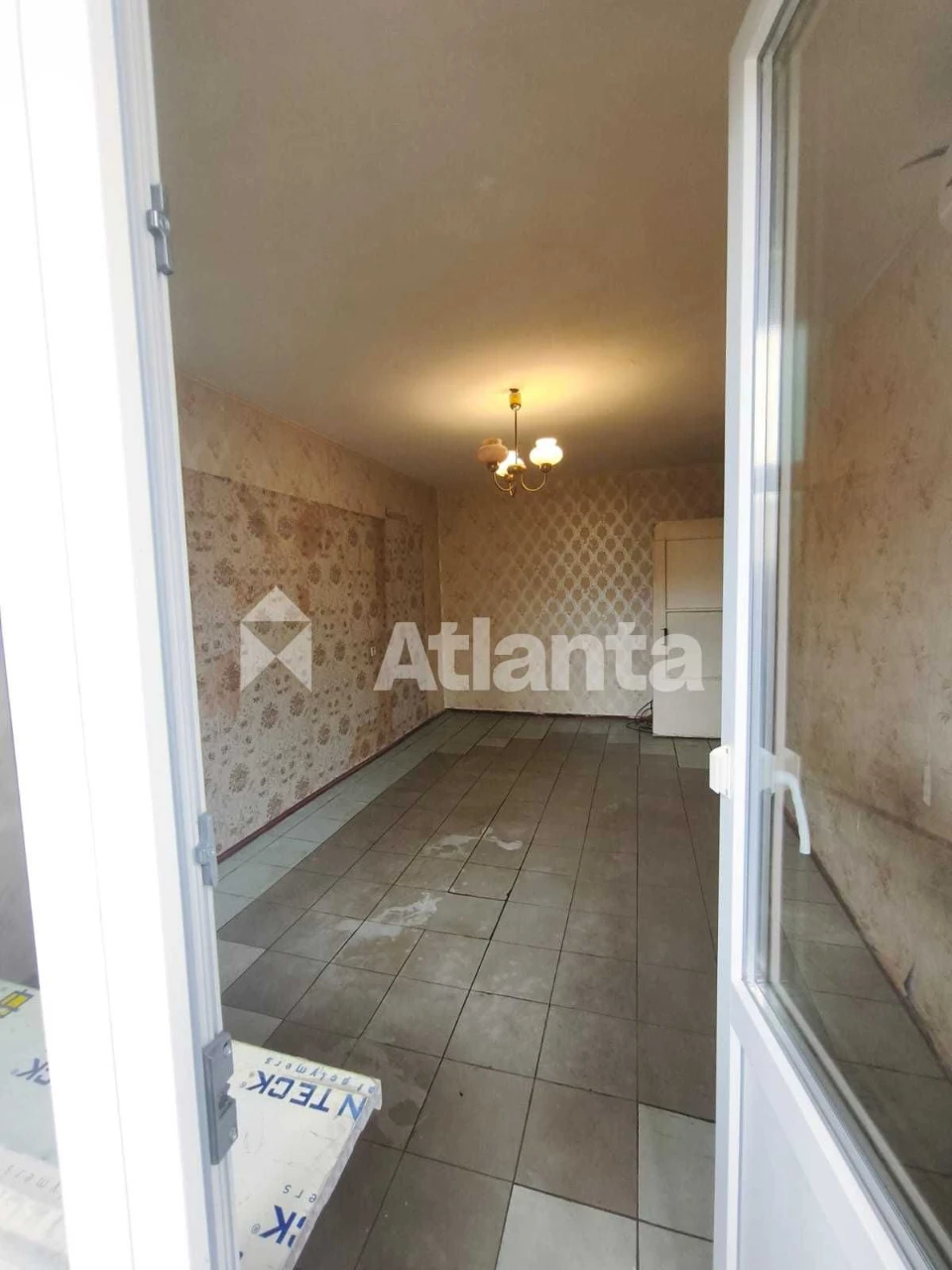 One-bedroom apartment on Tairova, Kyiv Market