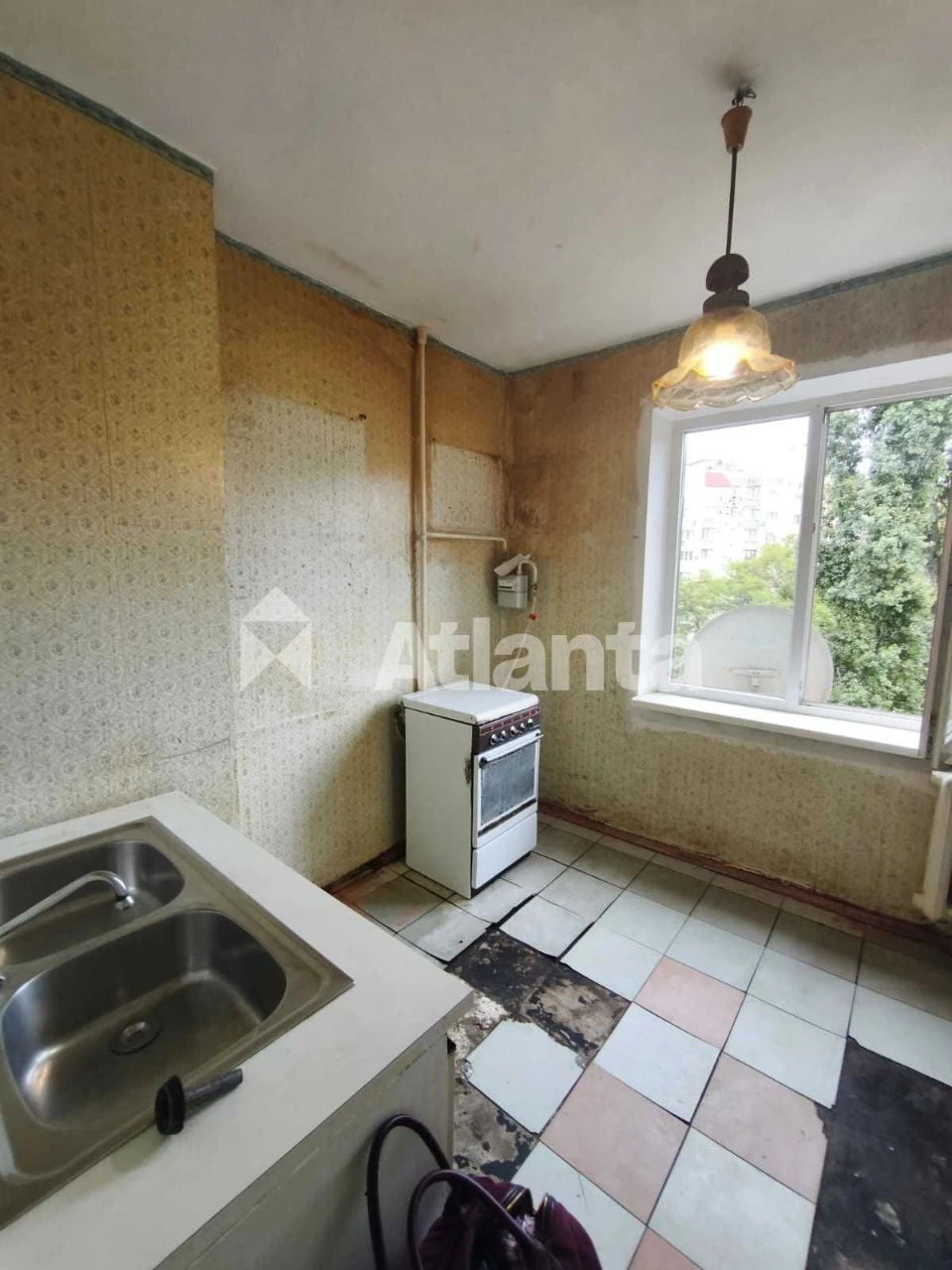 One-bedroom apartment on Tairova, Kyiv Market