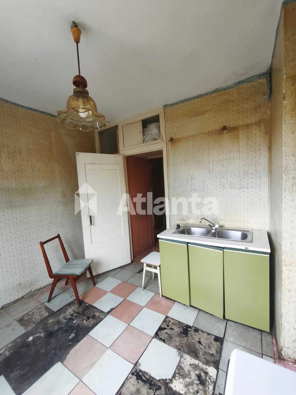 One-bedroom apartment on Tairova, Kyiv Market