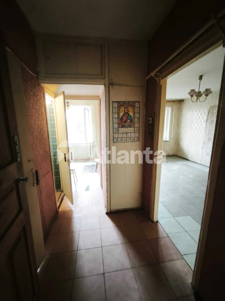 One-bedroom apartment on Tairova, Kyiv Market