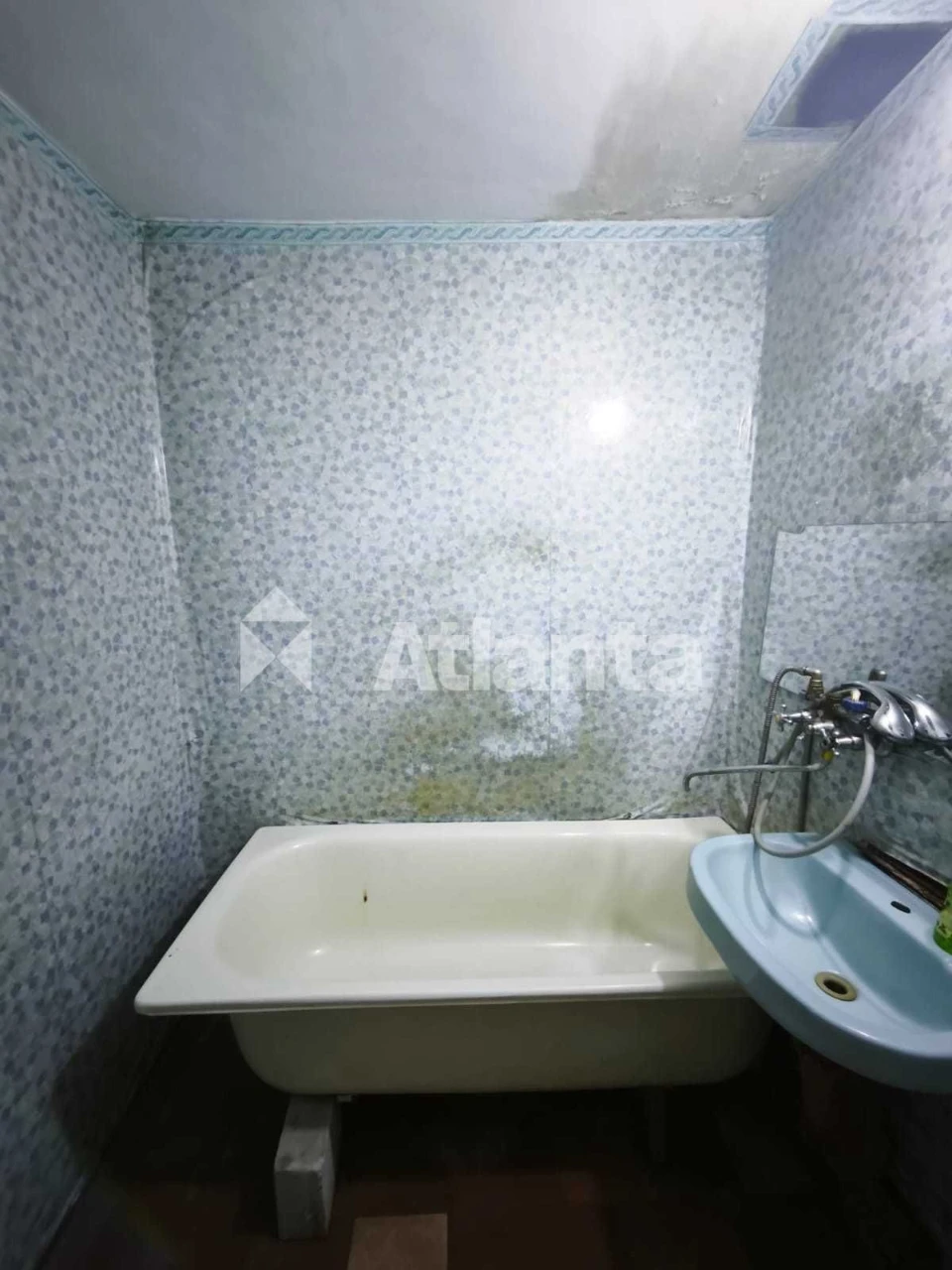 One-bedroom apartment on Tairova, Kyiv Market