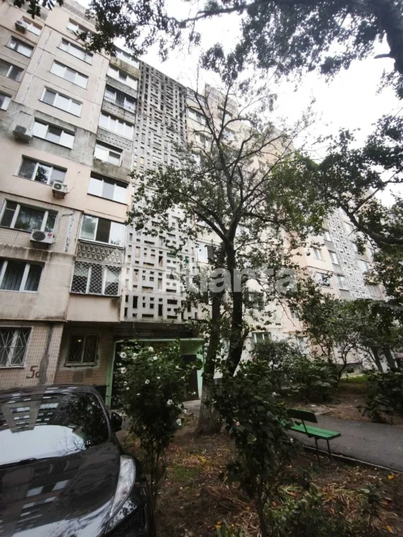 One-bedroom apartment on Tairova, Kyiv Market