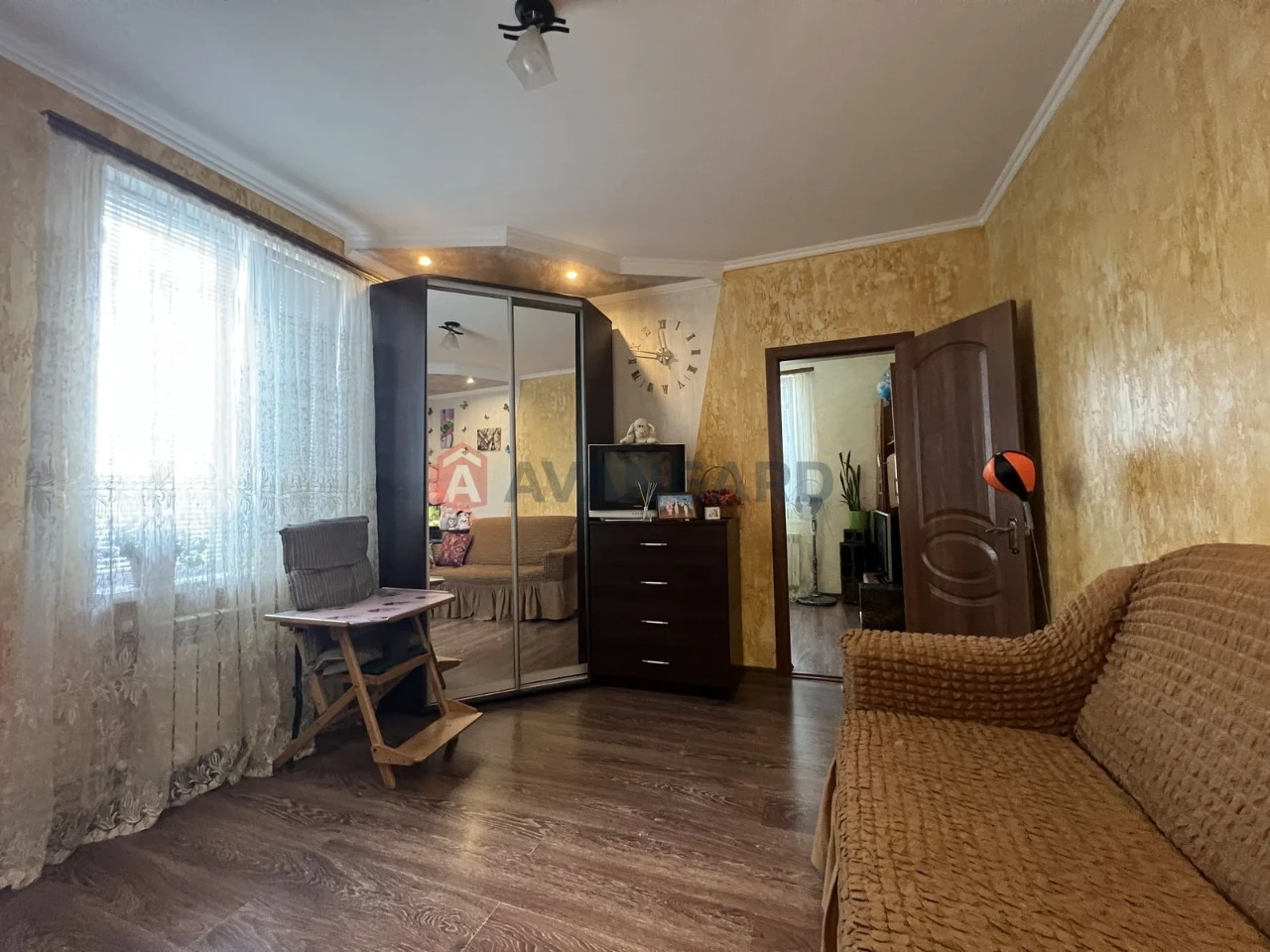 Предлагается продажа части дома.