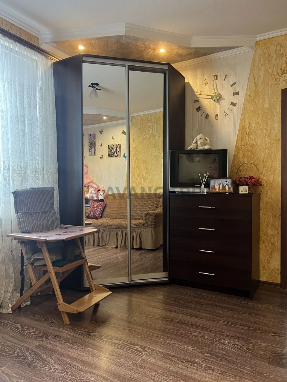 Предлагается продажа части дома.