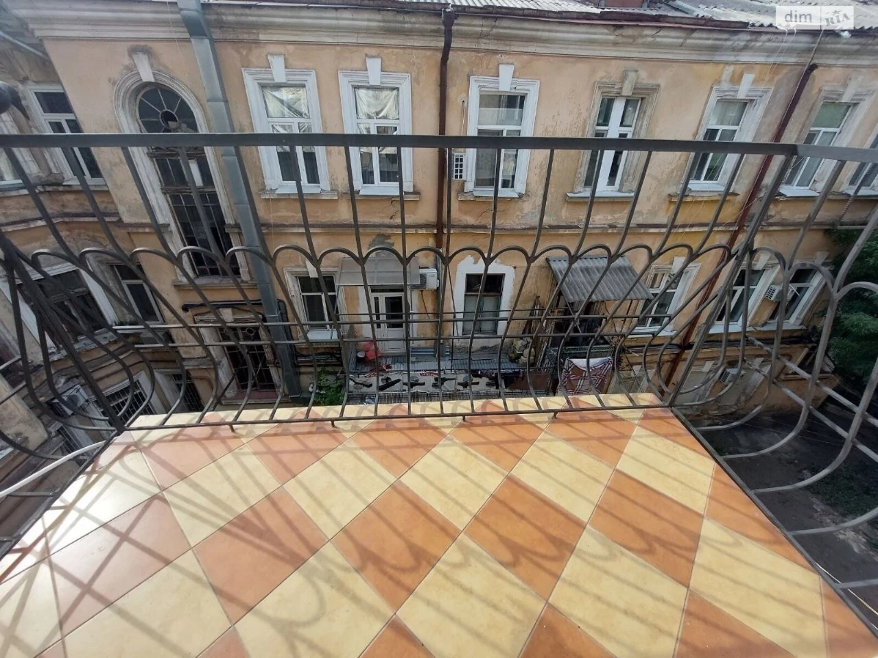 Long-Term Rental Apartment Center