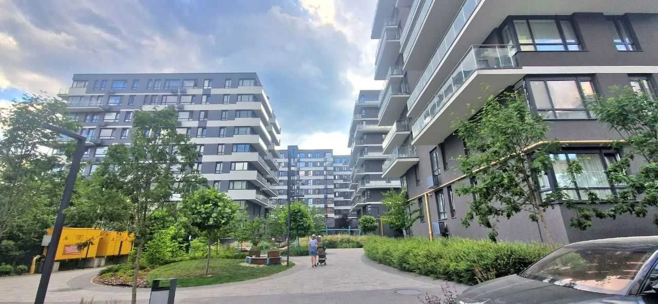 Sale of a two-level penthouse 97 m² in Avalon Flex residential complex.