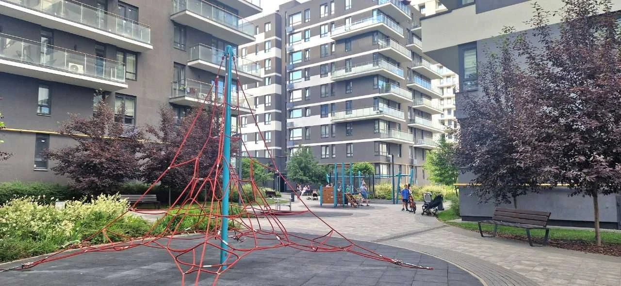 Sale of a two-level penthouse 97 m² in Avalon Flex residential complex.