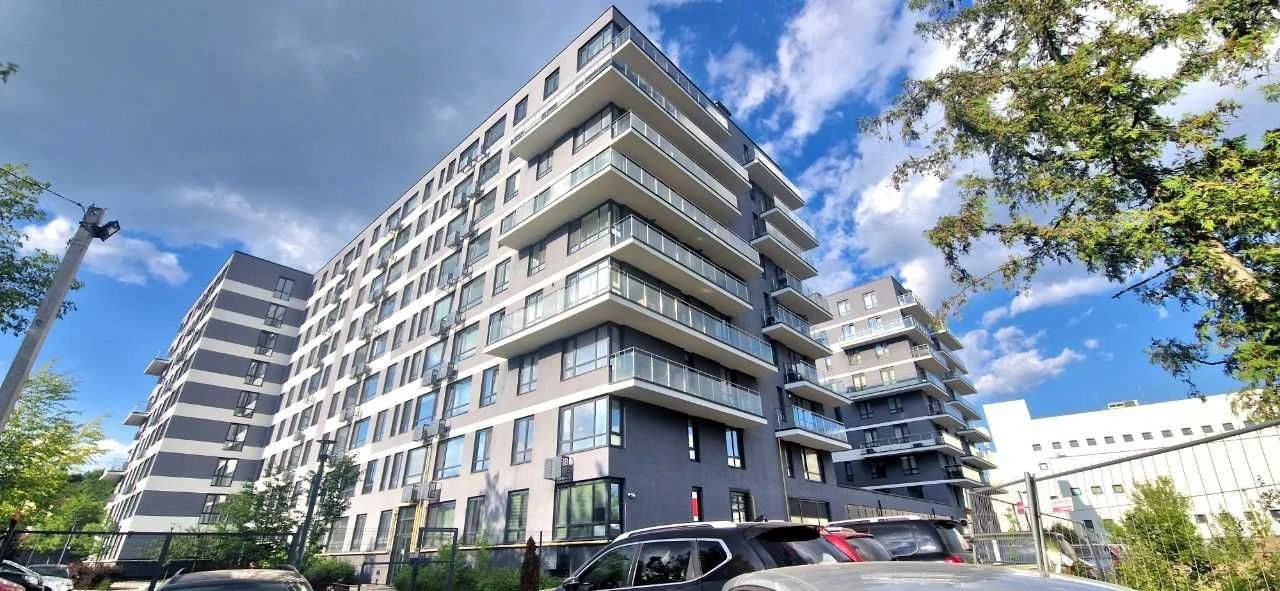 Sale of a two-level penthouse 97 m² in Avalon Flex residential complex.