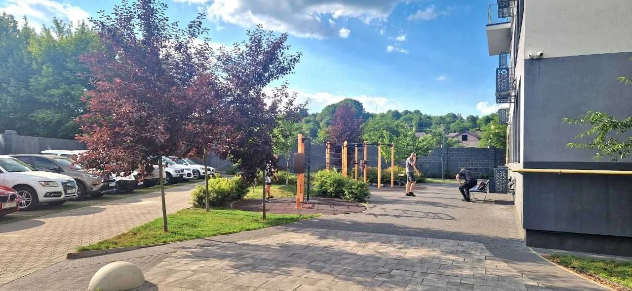 Sale of a two-level penthouse 97 m² in Avalon Flex residential complex.