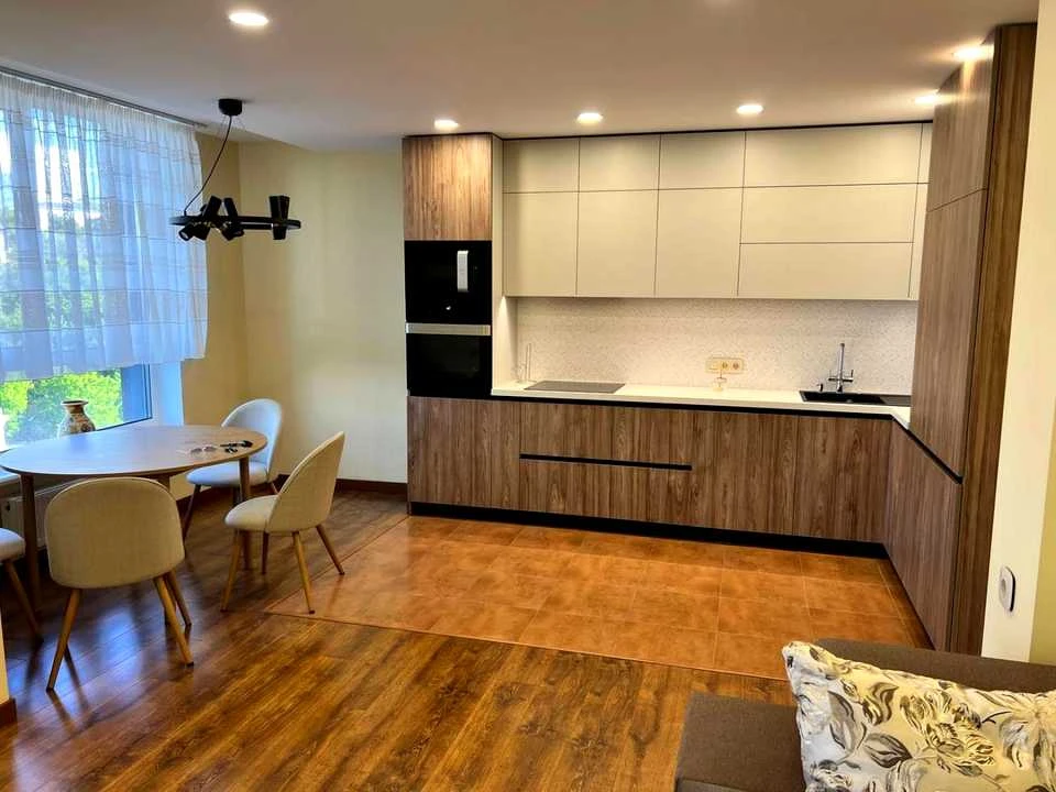 Квартира. Київ, Глибочицька вул.