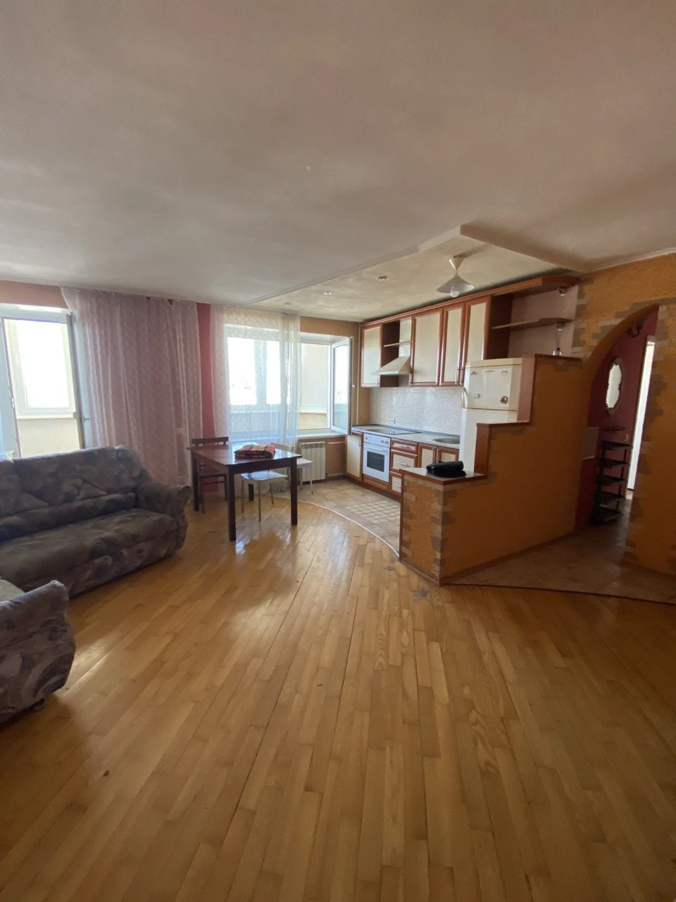 Оболонь! Продам 3 кімнатну квартиру, метро Мінська 3 хвилини