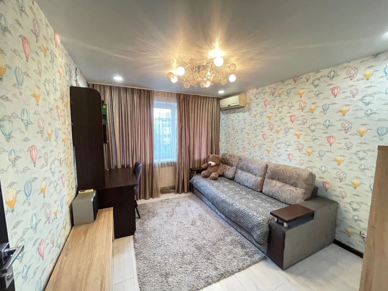 Sale of a 2-room apartment with renovation on the 4th floor