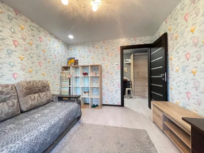 Sale of a 2-room apartment with renovation on the 4th floor