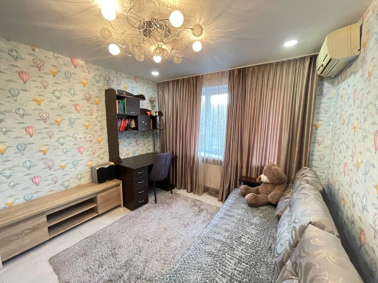 Sale of a 2-room apartment with renovation on the 4th floor