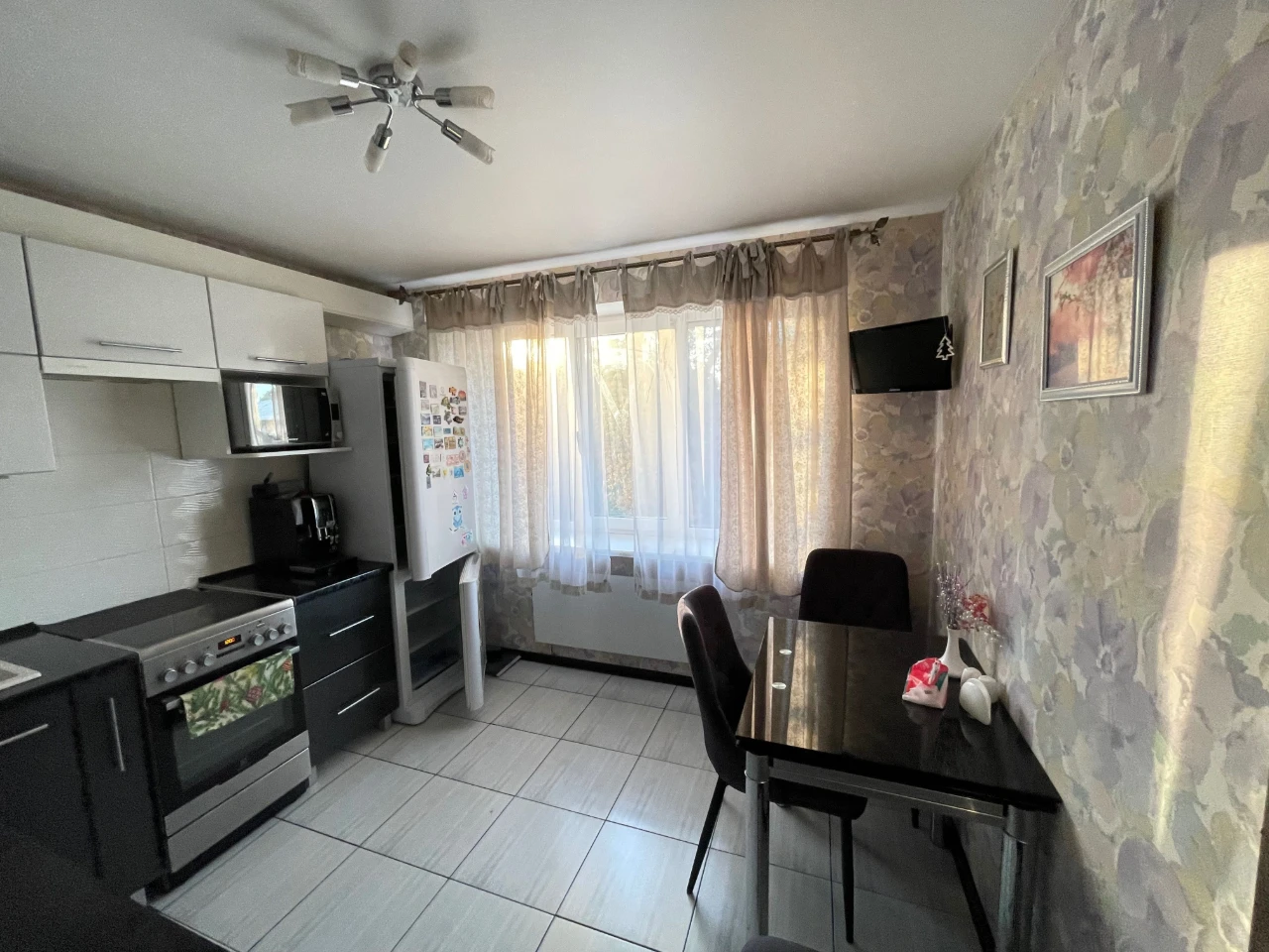 Sale of a 2-room apartment with renovation on the 4th floor