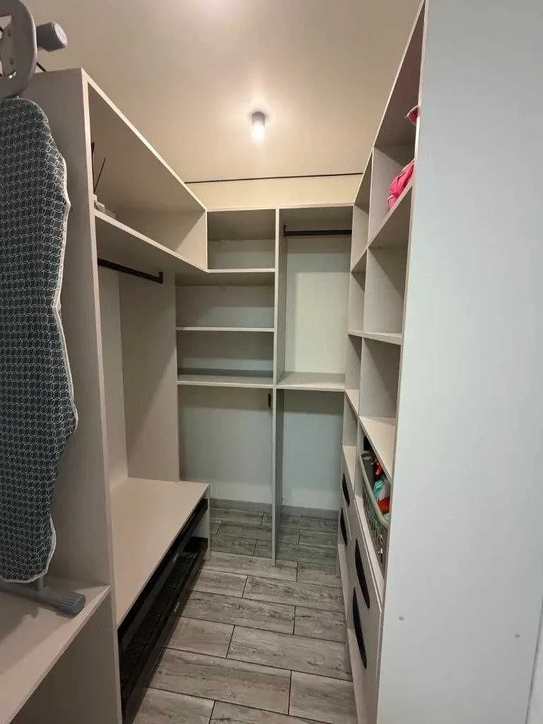 For sale one-room apartment in a new building with new renovation.