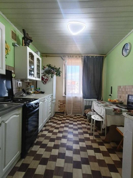 Продажа: 2-комнатная квартира в кирпичном доме по ул. наук