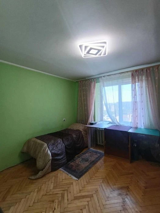 Продажа: 2-комнатная квартира в кирпичном доме по ул. наук