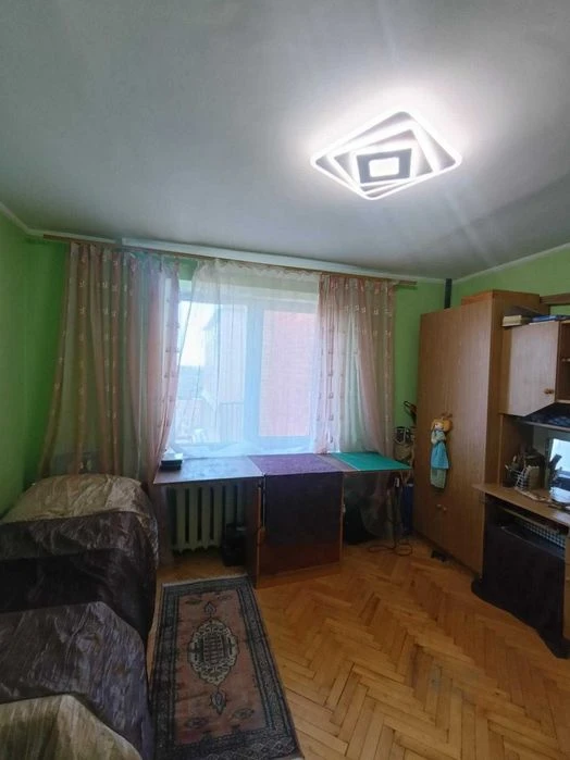 Продажа: 2-комнатная квартира в кирпичном доме по ул. наук