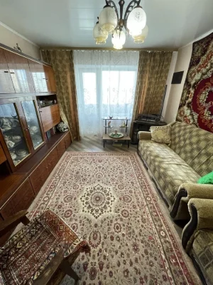 Продам 3-х кімнатну квартиру на вул. Будищанська