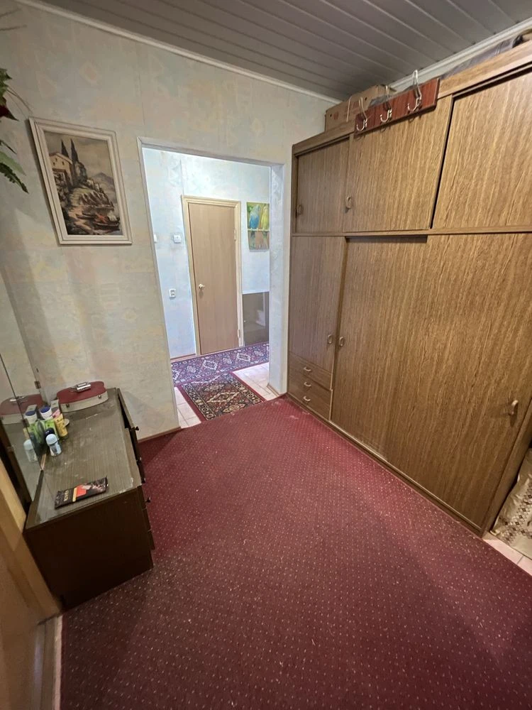 Продам 3-х кімнатну квартиру на вул. Будищанська