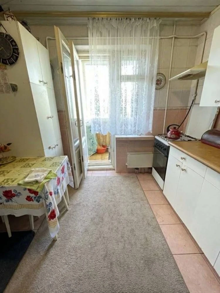 Продам 3-х кімнатну квартиру на вул. Будищанська