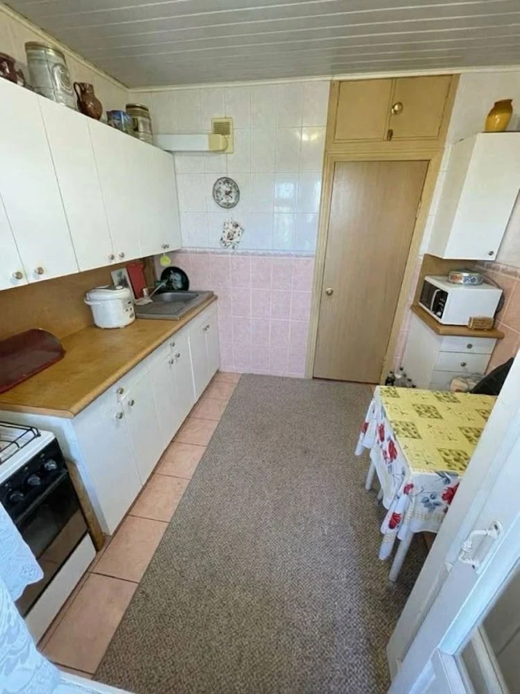 Продам 3-х кімнатну квартиру на вул. Будищанська