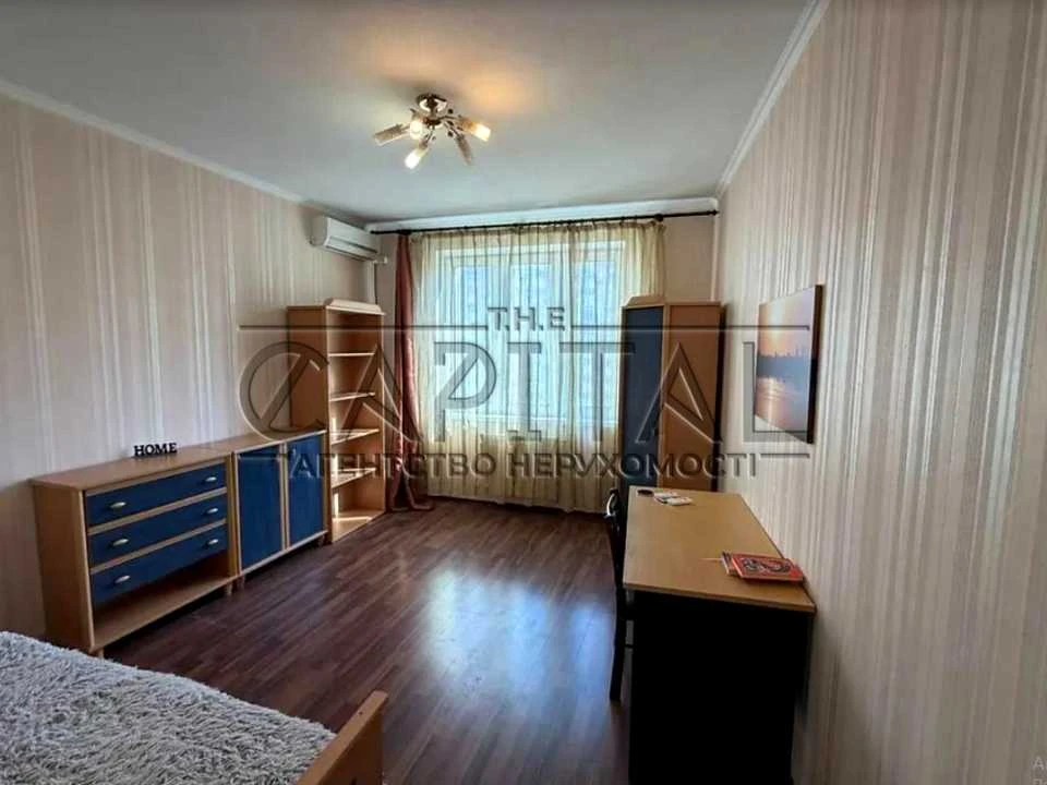 Квартира. Київ, Дніпровська набережна вул.