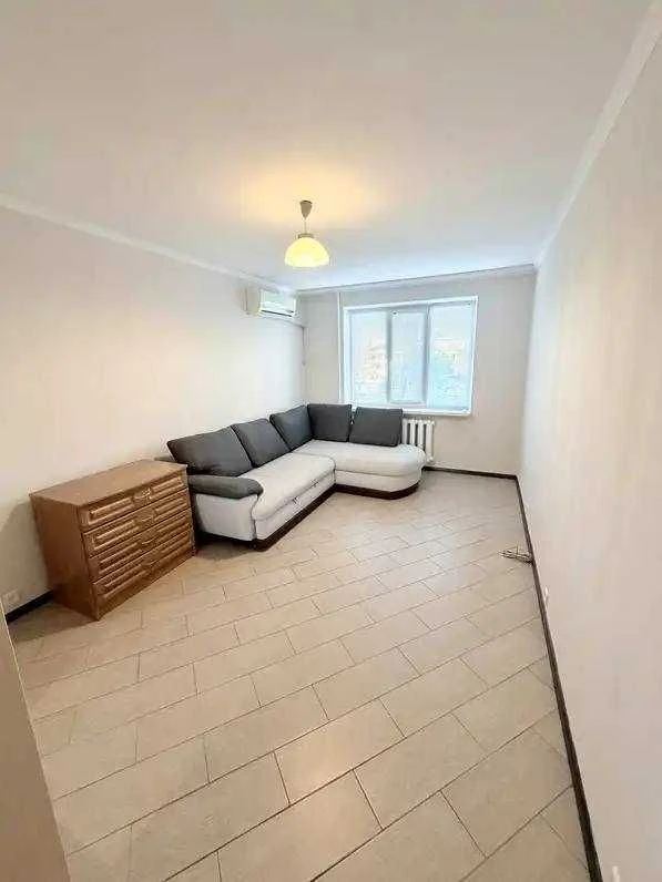 Lowest Price! 3 room apartment, Yasyska 27-A, Minsk Obolon