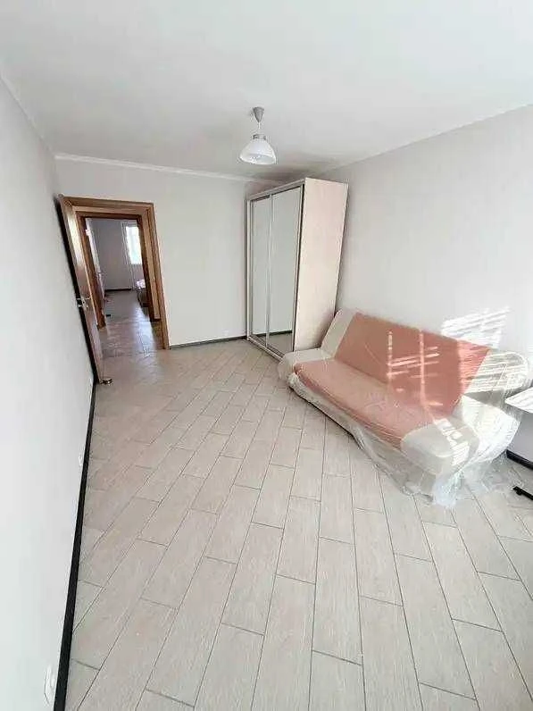 Lowest Price! 3 room apartment, Yasyska 27-A, Minsk Obolon