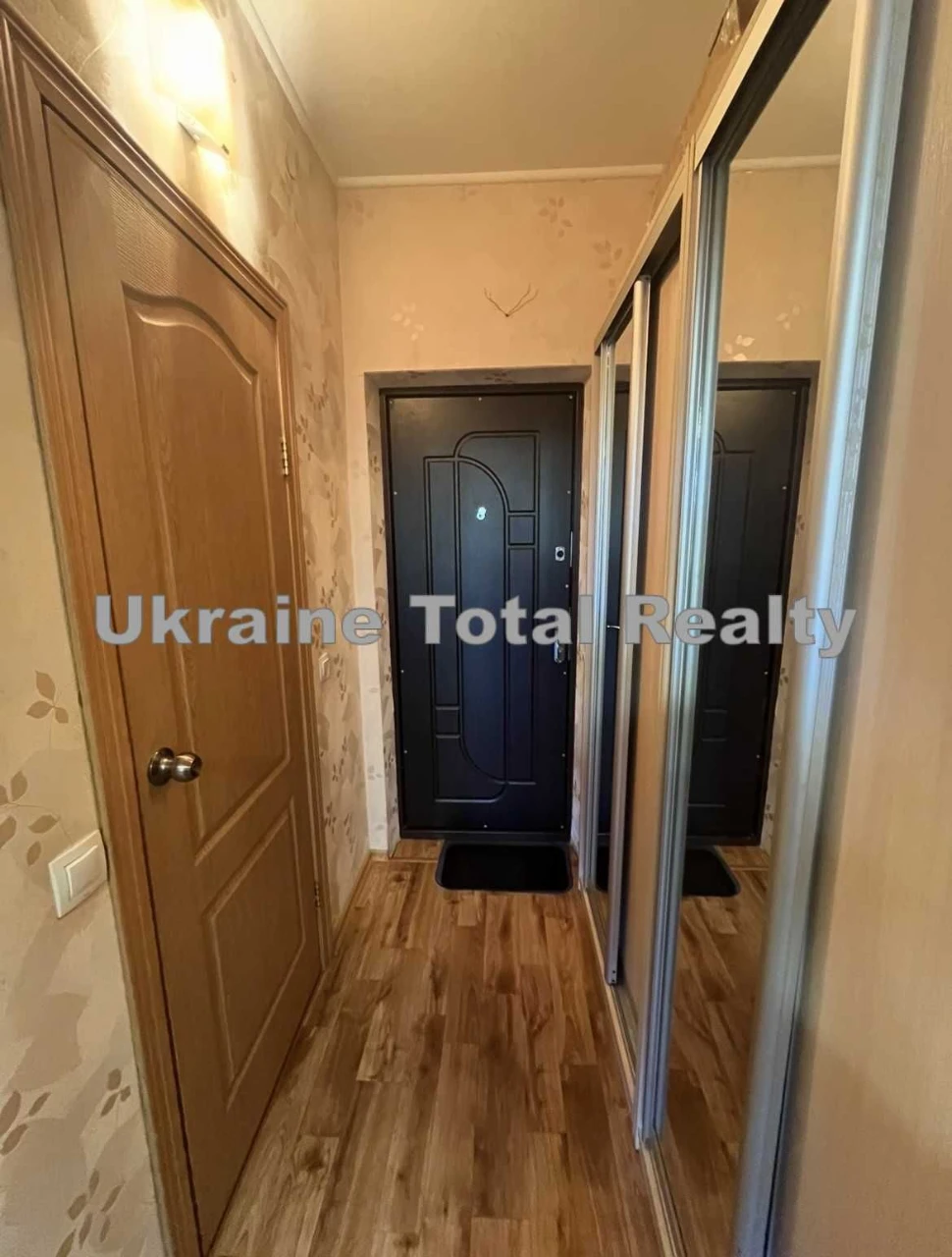 1-room apartment near the US Embassy! Berehrestyanska 12 Metro