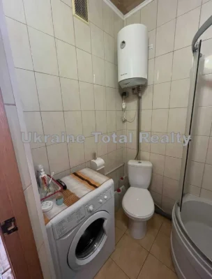 1-room apartment near the US Embassy! Berehrestyanska 12 Metro