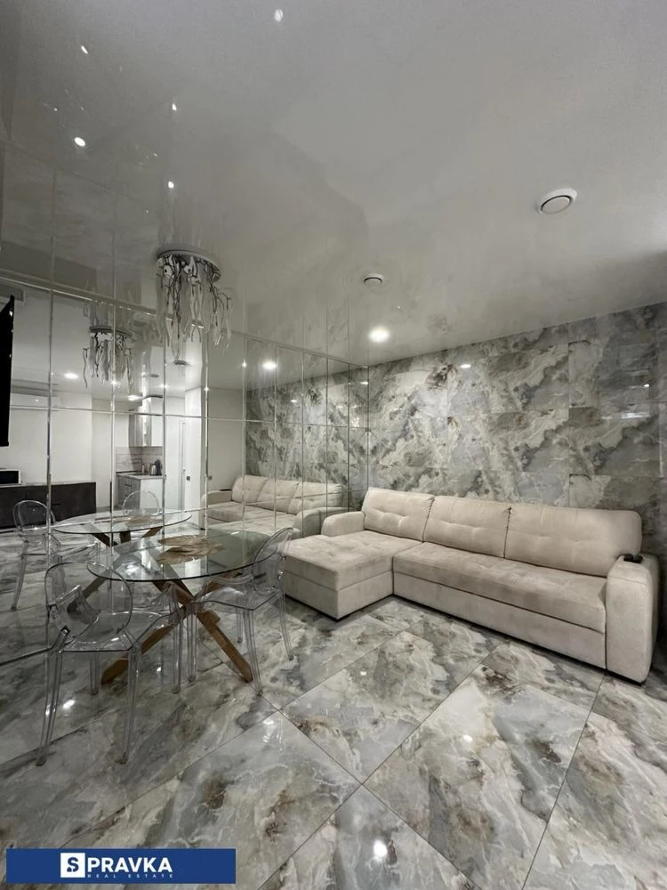 Designer apartment on a SECURE floor, 44 sq m in an INDEPENDENT residential complex