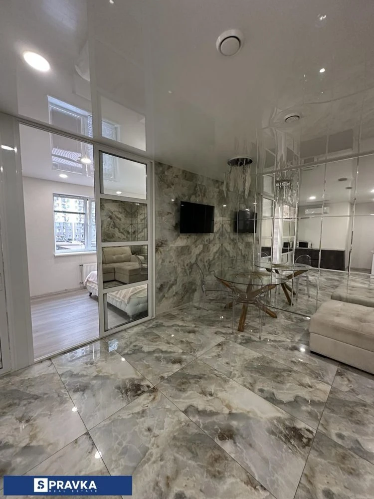 Designer apartment on a SECURE floor, 44 sq m in an INDEPENDENT residential complex