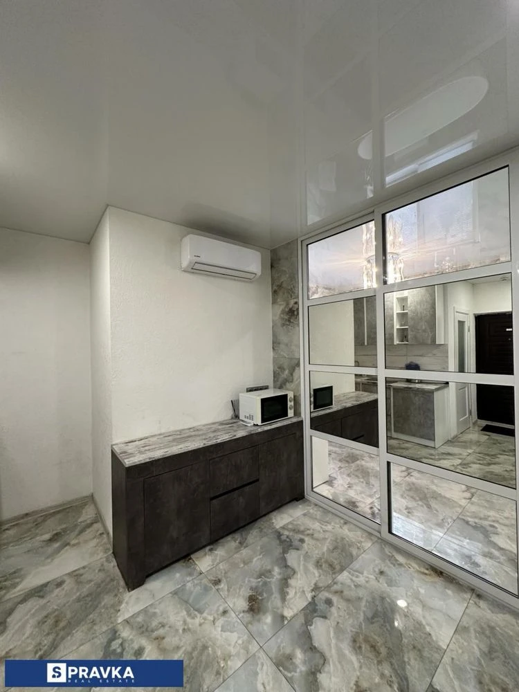 Designer apartment on a SECURE floor, 44 sq m in an INDEPENDENT residential complex
