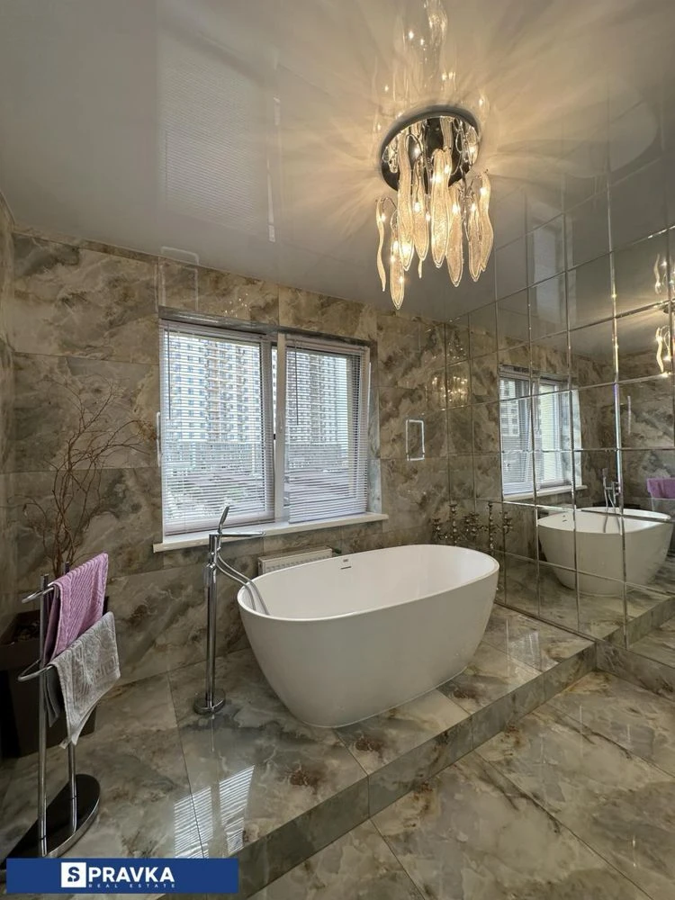 Designer apartment on a SECURE floor, 44 sq m in an INDEPENDENT residential complex