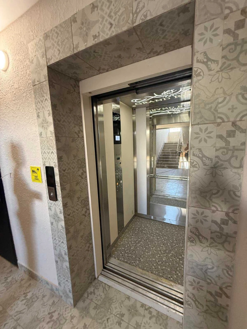 Продажа 2-комнатной квартиры в ЖК Grand Royal, район Озерна
