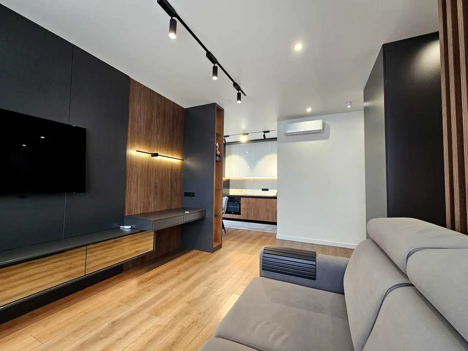 Apartment. Kyiv, Mykhaila Boychuka St.