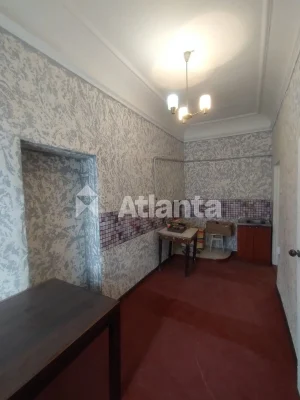 Center! 1-bedroom apartment near Lviv Tolstoy Square – favorable price