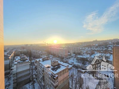 A luxury apartment for sale in the West Hall residential complex (West Hall, Pobeda