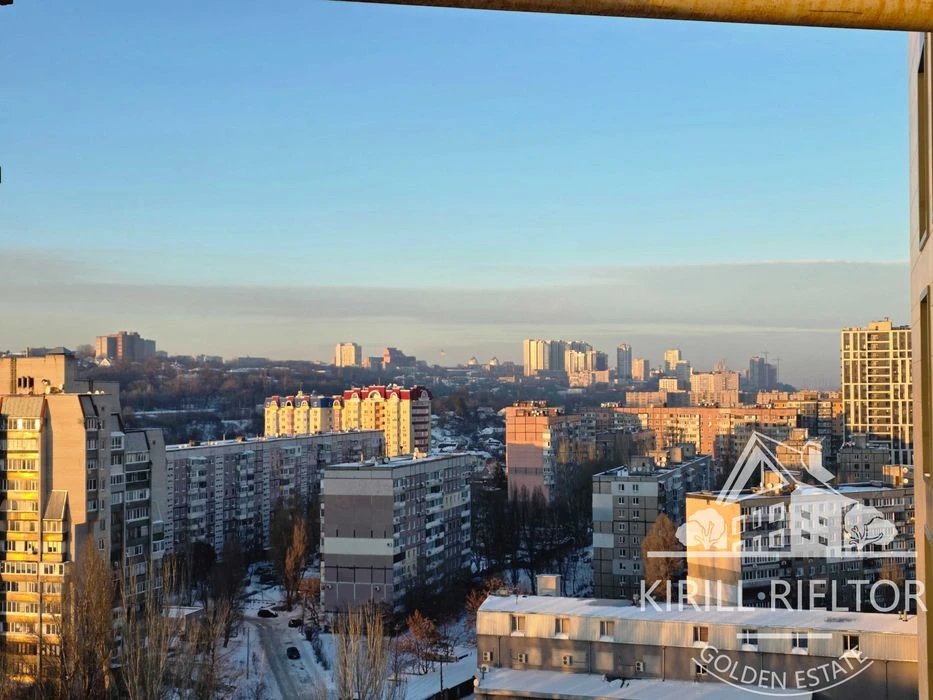 A luxury apartment for sale in the West Hall residential complex (West Hall, Pobeda
