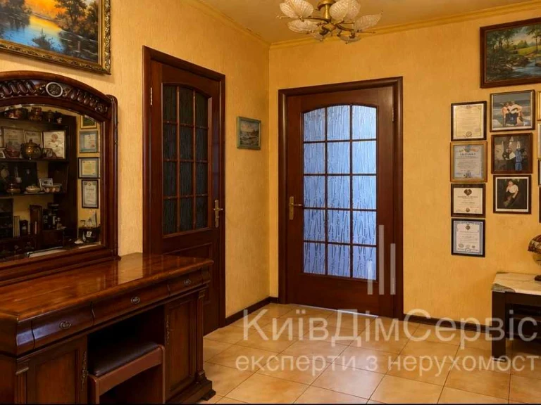 Квартира. Київ, Ярославська вул.