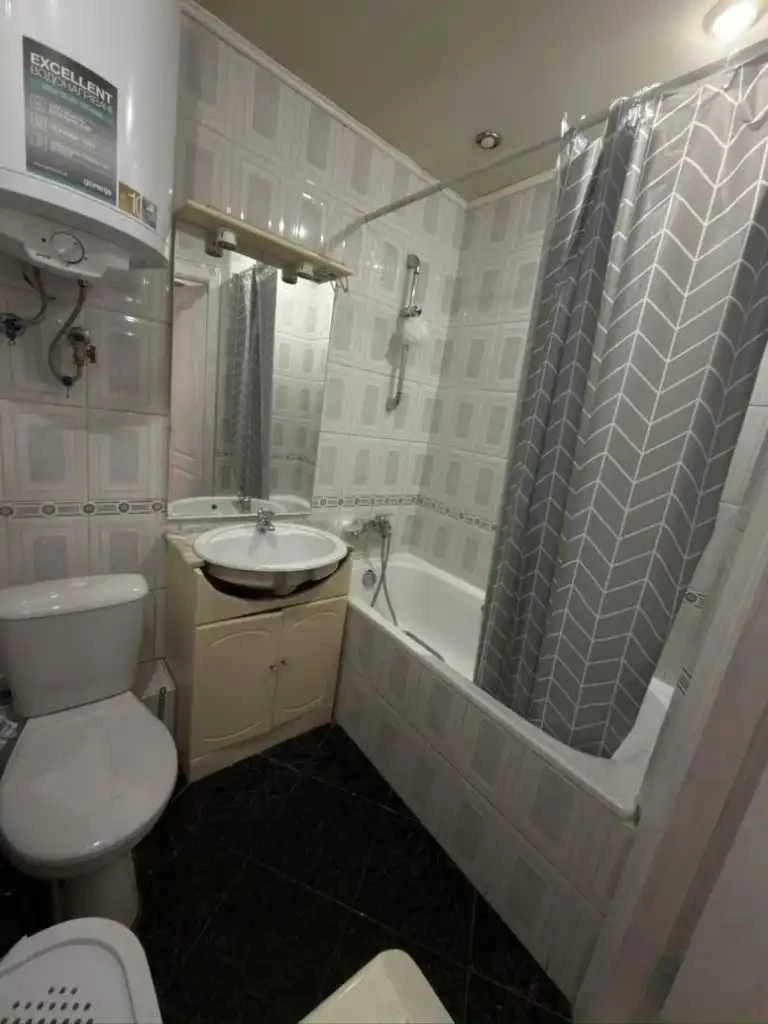 For Sale 3-Bedroom Apartment on Victory Kodak Prospect Heroev!