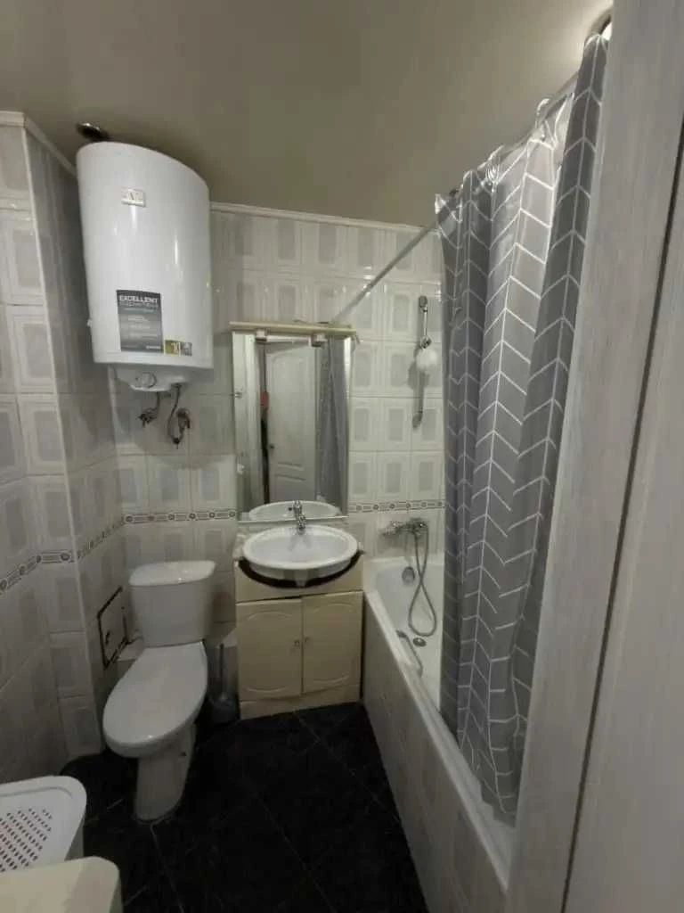 For Sale 3-Bedroom Apartment on Victory Kodak Prospect Heroev!