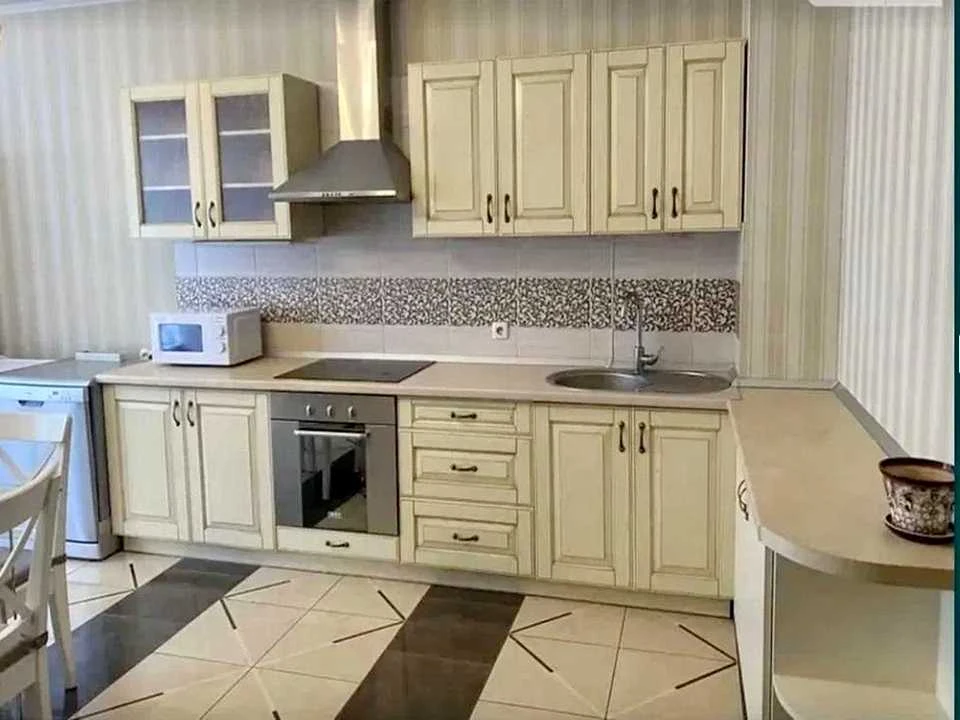 Apartment. Odessa, Observatorny Prospekt