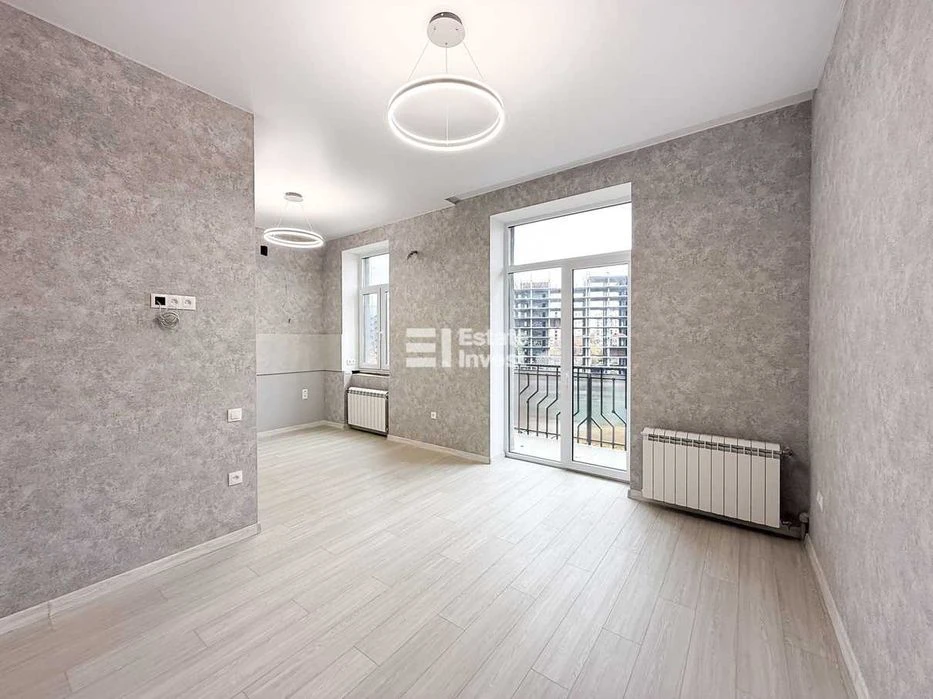 For sale: 4-room apartment on Kultury Street, Gosprom, Nauchnaya and Universitet metro stations.