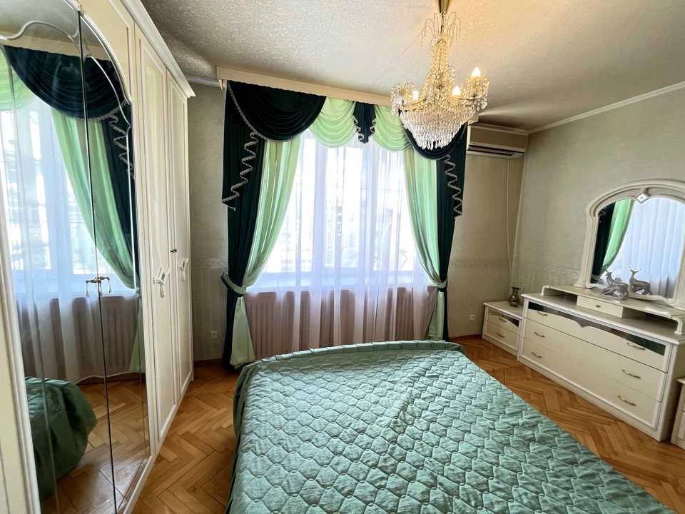 Квартира. Київ, Олександра Кониського вул.