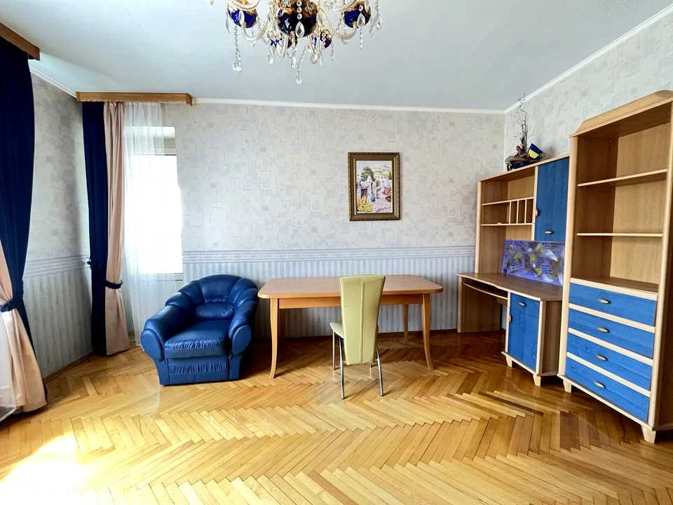Квартира. Київ, Олександра Кониського вул.