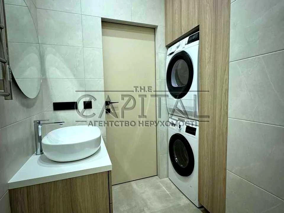 Apartment. Kyiv, Novospekersky Prospekt.