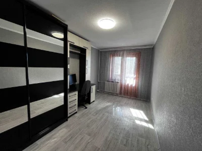 Продажа 3-комнатной квартиры, ул. Усенко 15, Левобережье